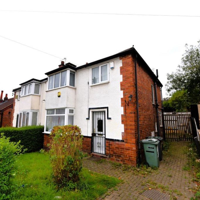 4 bedroom House in Richmond Avenue, Leeds - Photo 1