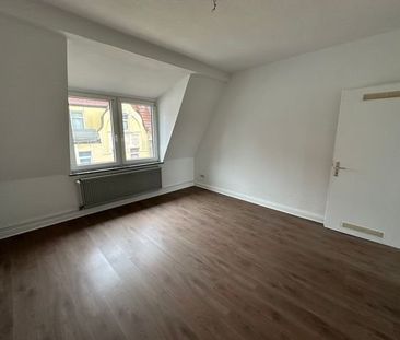 SCHADE HAUSVERWALTUNG - Renovierte 4,5-Zimmerwohnung in zentraler L... - Photo 5