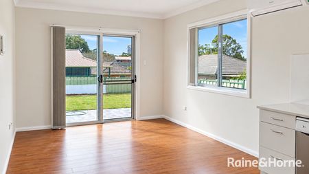 Modern & Convenient 2-Bedroom Granny Flat - Photo 5