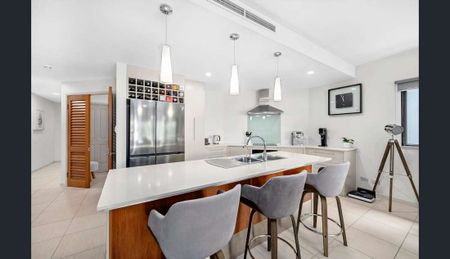 Luxury Oceanfront Living- Yorkey's Knob! - Photo 2