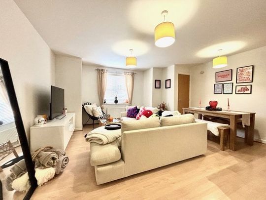 Chatham Road, Stratford-upon-Avon, CV37 - Photo 1