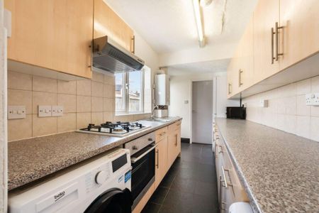 5 bedroom property to rent - Photo 2