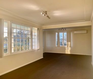 CENTRALLY LOCATED HOME - Photo 4