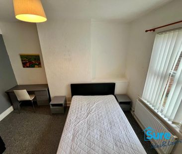 4 bedroom terraced house to rent - Photo 4