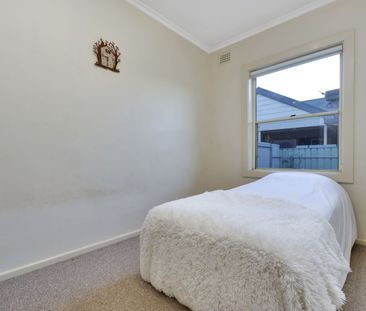 Neat and Complete - Photo 4