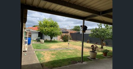 Spacious Family Home - Photo 2