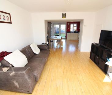 3 bedroom terraced house to rent - Photo 5