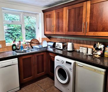 Semi detached house to rent - Photo 5