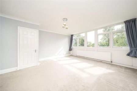 3 bedroom flat to rent - Photo 2