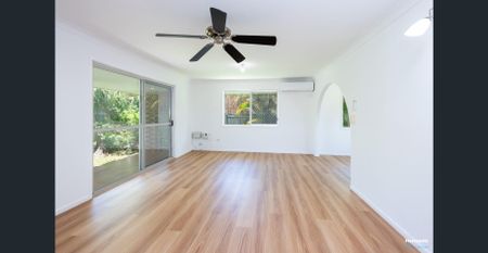 Newly renovated stunning 3-Bedroom charming family home in Algester - $640/week - Photo 3