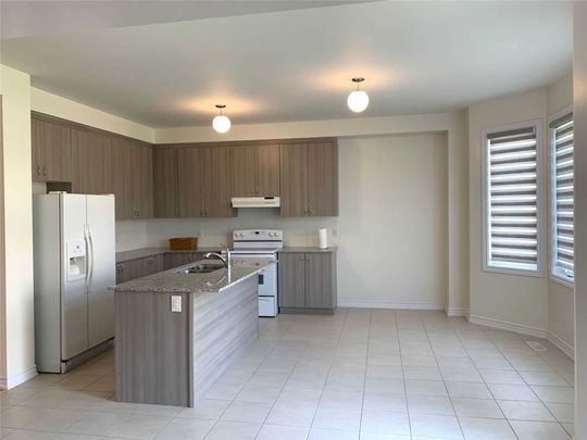 For Lease - 104 Benadir Avenue, Caledon, Ontario - Photo 1