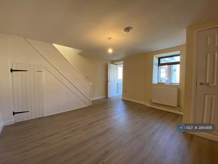 2 bedroom terraced house to rent - Photo 2