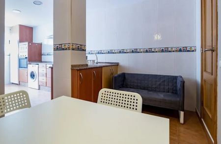 Calle Marqués de Zenete, Valencia, Valencian Community 46007 - Photo 2