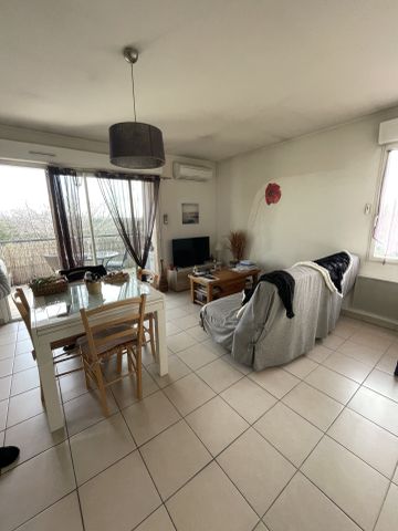 Location Appartement 2 pièces 45m² SALON DE PROVENCE 13300 - Photo 3