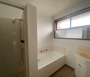 1/12 Staverly Road, Herne Hill - Photo 5