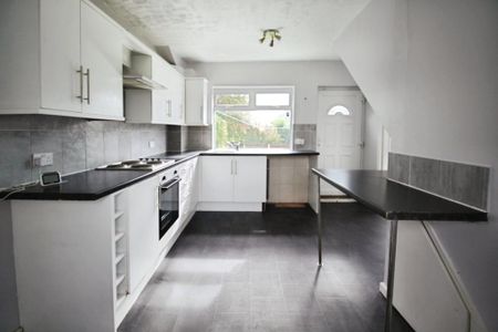 3 bedroom terraced house to rent - Photo 5