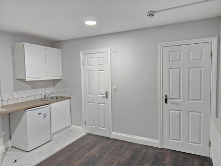 Studio to rent - Photo 2