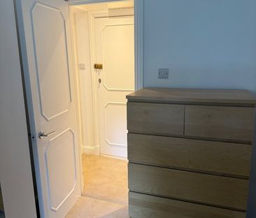 2 Bed Flat, Chepstow Road, W2 - Photo 3