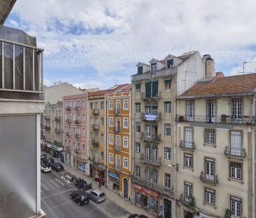 Room in a shared 12-bedroom apartment for rent in Lisbon - Foto 4