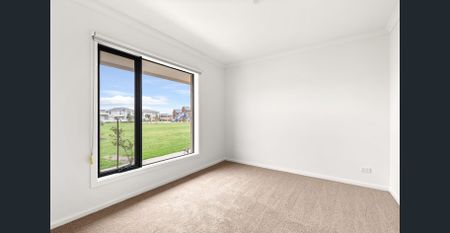 Modern Family Living in a Prime Point Cook Location - Photo 4