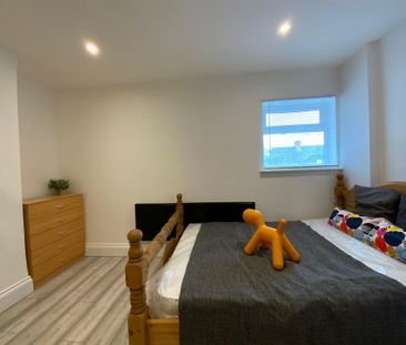 1 bedroom in a house share to rent - Photo 2