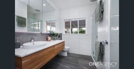 Comfortable living in a quiet pocket of Sunshine West - Photo 2