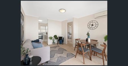 TOP FLOOR APARTMENT IN SOUGHT AFTER NEW FARM! - Photo 2