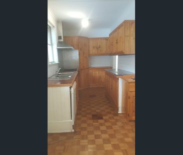 Comfy 3 bedroom home - Photo 6