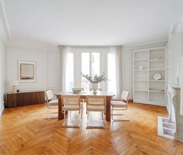 Luxueux Appartement Haussmannien 2 chambres - refait à neuf - 105 m2 - Photo 4