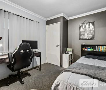 Modern Family Living in the Heart of Baldivis - Photo 3