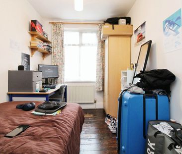 5 Bed Terraced House, Arnold Road, SO17 - Photo 3