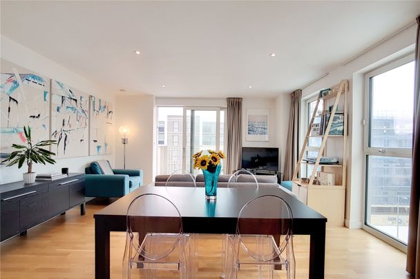 Meander House, Logan Close, London, E20 - Photo 1