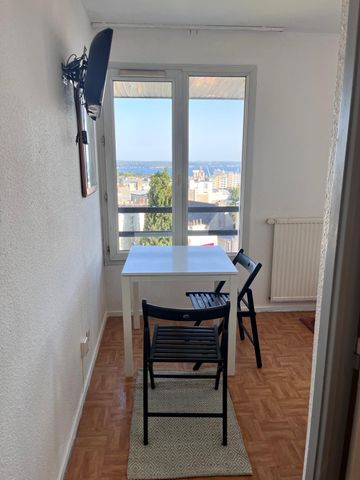 Brest jaurès Studio meublée avec vue imprenable sur la mer 18 M2 - Photo 4