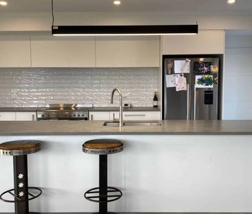 ROLLESTON - 4 BEDROOM, TRIPLE GARAGE, PET NEGOTIABLE - Photo 5