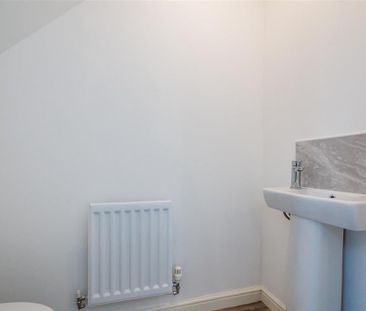 3 bedroom semi-detached house to rent - Photo 4