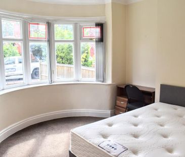 5 bedroom semi-detached house to rent - Photo 3