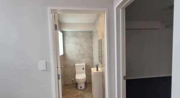 Beautiful Townhouse available for rent in Mangere East - Photo 1