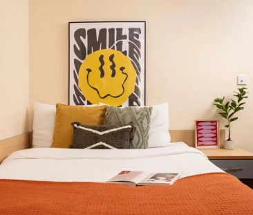 Standard Single Non Ensuite: Two Bed Flat - Photo 4