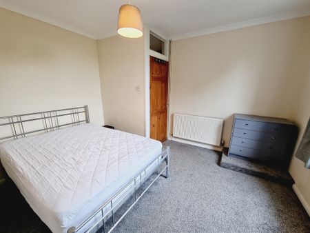 2 Bed Student Accommodation - Photo 3