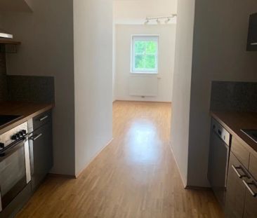 großzügige 2-Zimmer Wohnung mit Terrasse und möblierter Küche - Foto 5