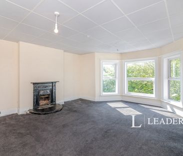 2 bedroom apartment to rent North Parade, Lowestoft, Suffolk, NR32 - Photo 2