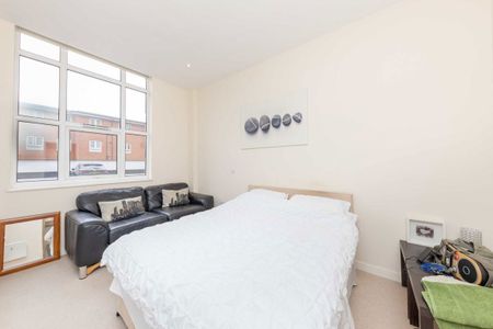 Bromyard Avenue, W3 7BN, London - Photo 3