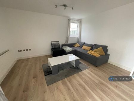 2 bedroom flat to rent - Photo 3