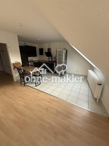 Helle Dachgeschosswohnung in bester Lage von Neuss inklusive Küche - Photo 2