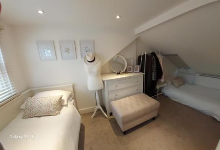 3 bedroom terraced house to rent - Photo 5