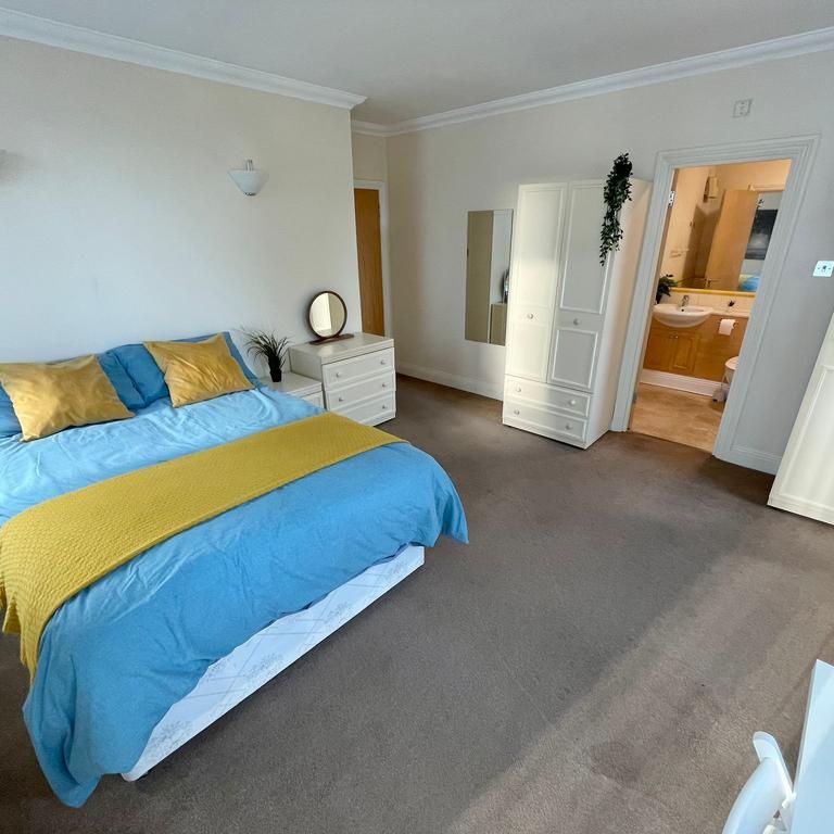 3 bedroom flat share to rent - Photo 1