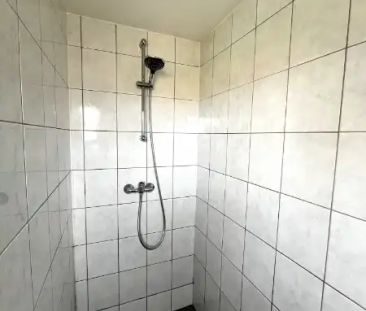 Landelijk gelegen woning met tuin en 3 garages - Foto 6