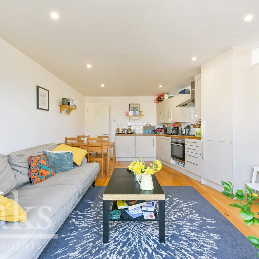 Eardley Road, Streatham, London - Photo 1