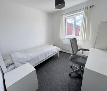 3 Bedroom Detached To Let - Photo 4