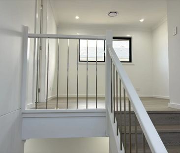 Brand New 5 Bedroom House Plus 1 Independent Study Room For Lease Now - Photo 5